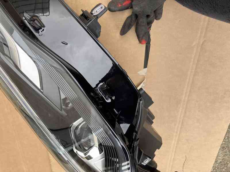 predni svetlo vw tiguan 23- prave pravy - foto 9