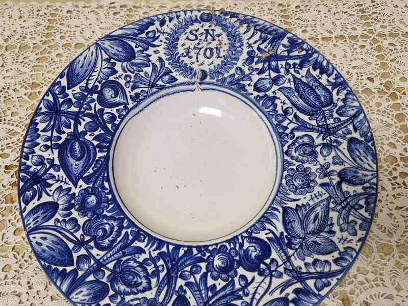 Krásný malovaný habánský keramický Talíř 1701 - foto 3