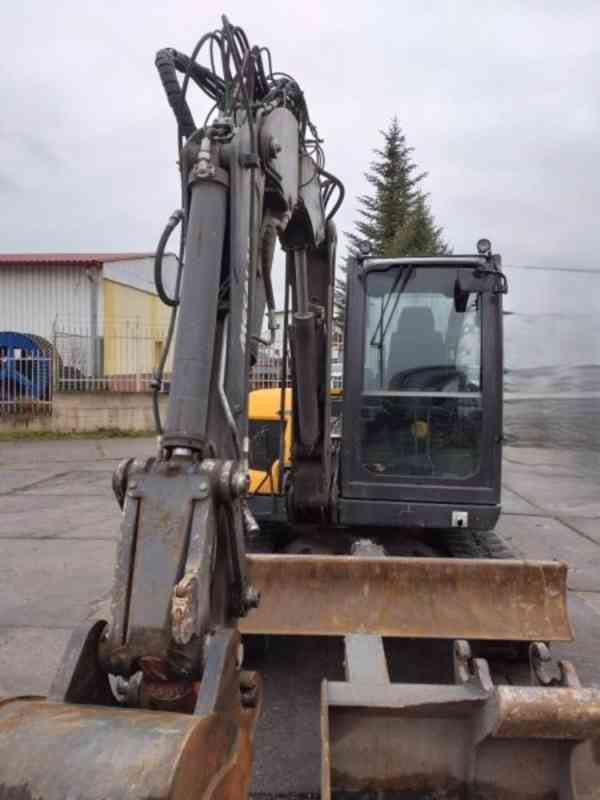 5.7t rypadlo pás Mecalac 6MCR - foto 3