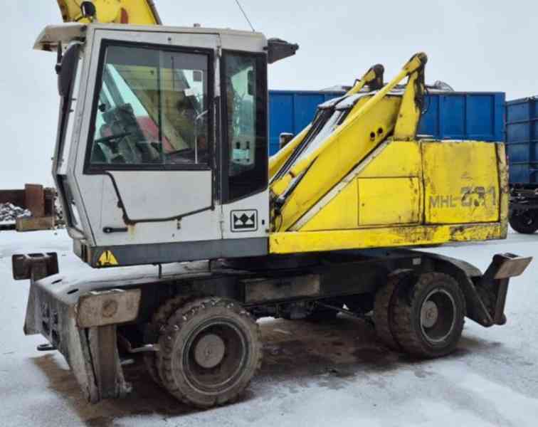 22.5t překládací bagr Fuchs 331 kovošrot kolové rypadlo - foto 2