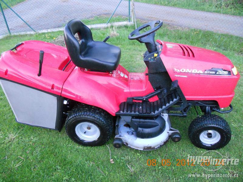 Zahradní traktor, traktůrek, sekačka HONDA HF2216H - foto 1
