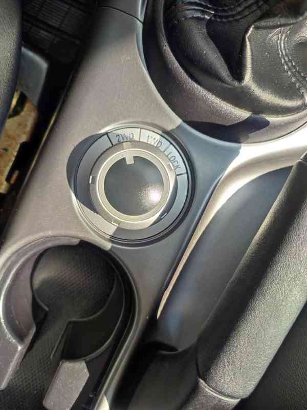 Peugeot 4007 2.2HDi 115kW NAVI/xenony/kůže/kamera - foto 26