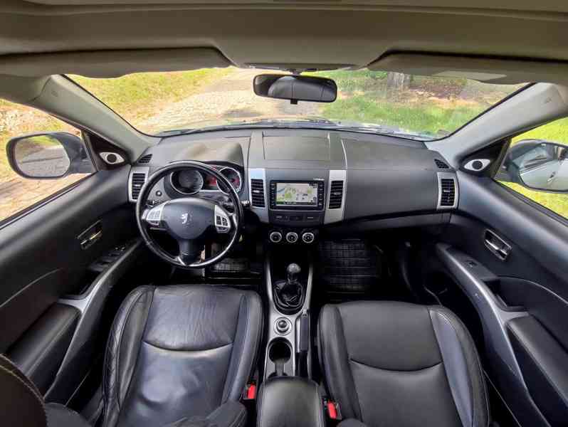 Peugeot 4007 2.2HDi 115kW NAVI/xenony/kůže/kamera - foto 9
