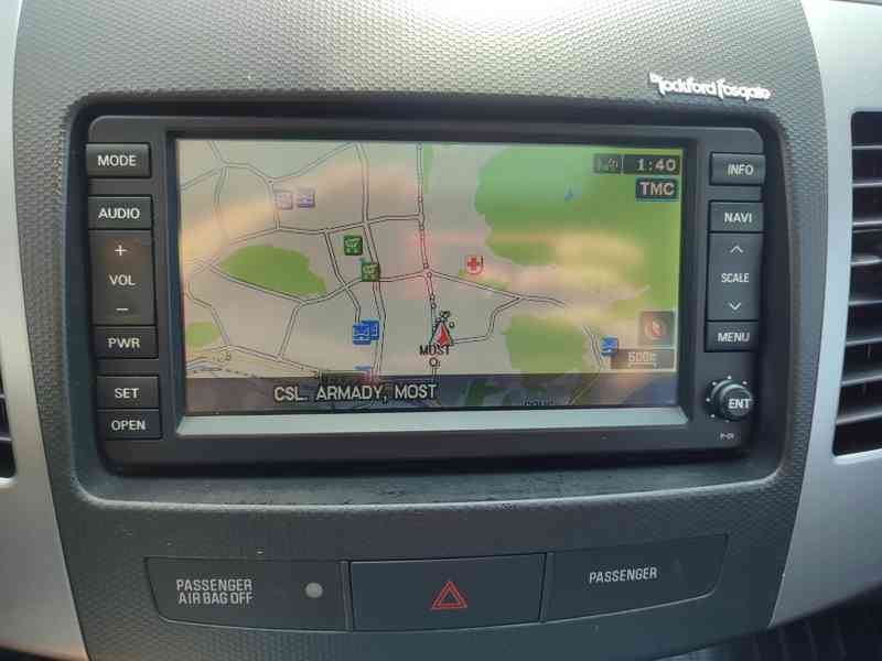Peugeot 4007 2.2HDi 115kW NAVI/xenony/kůže/kamera - foto 27