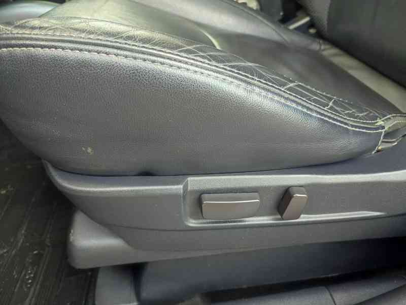 Peugeot 4007 2.2HDi 115kW NAVI/xenony/kůže/kamera - foto 19