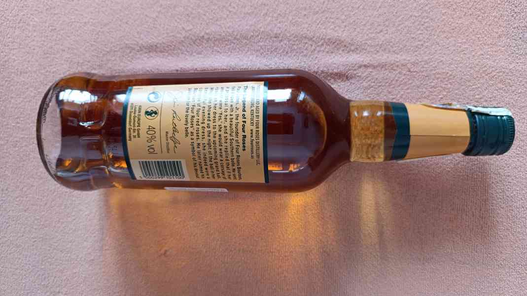 Bourbon Four Roses 40% 0,7l - foto 2