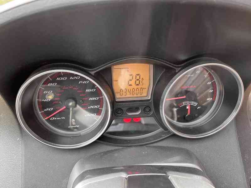 Skútr Gilera GP 800 (2011) Malossi - foto 8