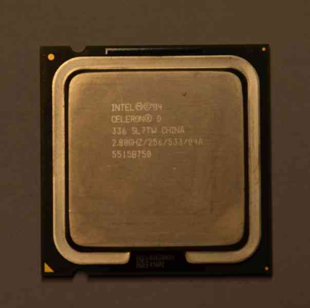 Procesor Intel Celeron D 2,8GHZ soc. 775 - foto 1