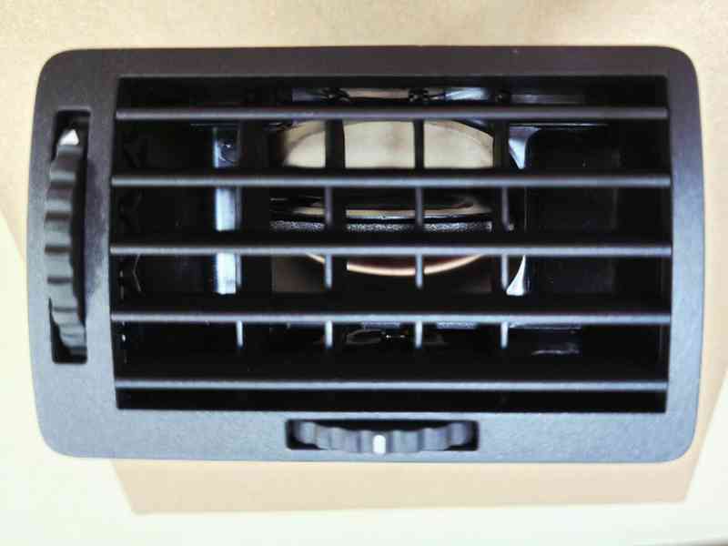 Nový OCTAVIA I levý výdech topení Škoda 1U1819701 - foto 3