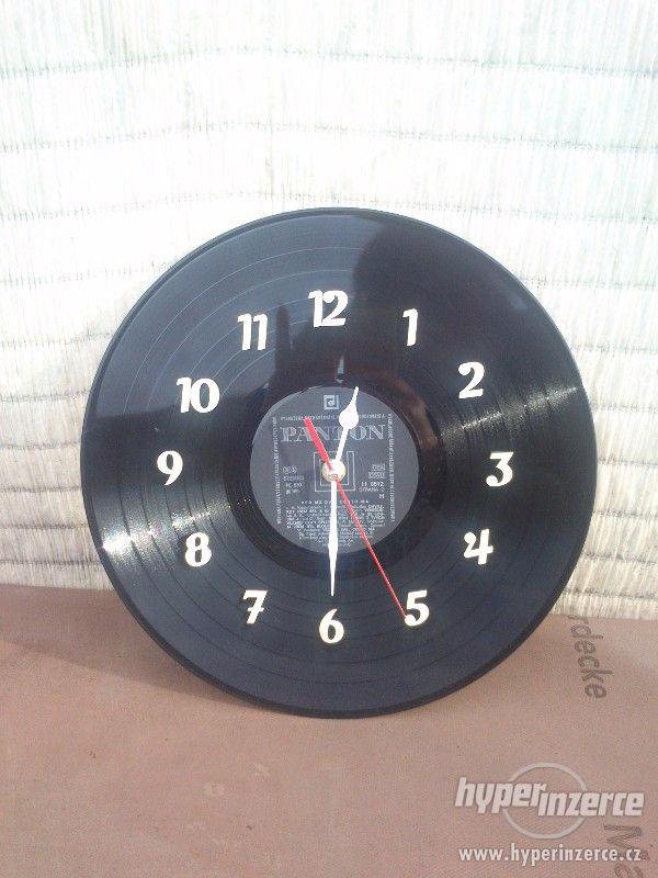 Hodiny z gramodesek - foto 2