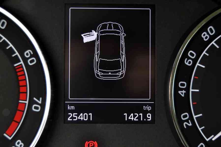 Škoda Superb 1.4 TSI Active kombi !!! 25 000 km !!! - foto 10