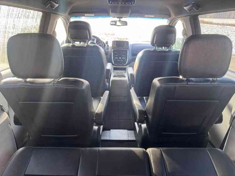 Dodge Grand Caravan 3,6 SXT S type Crew 2018 DPH - foto 10