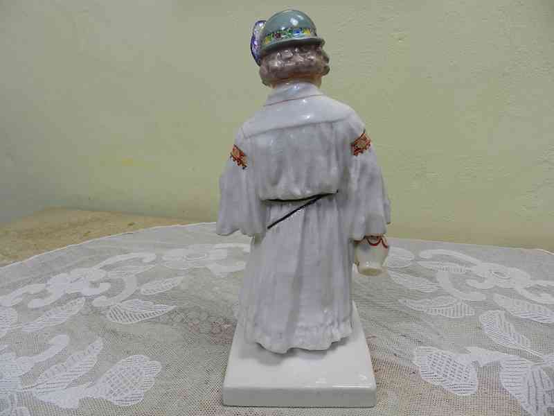 Stará keramická soška Slovák Šohaj Bechyně Sig. M. Kocourek - foto 4