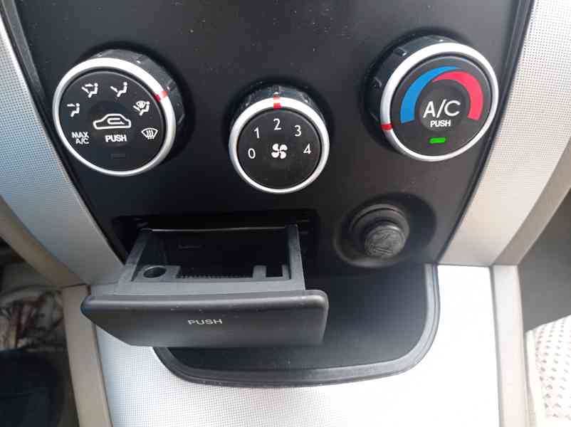Hyundai Tucson 2.0 CRDi 4x4/103kW/1Maj - foto 27