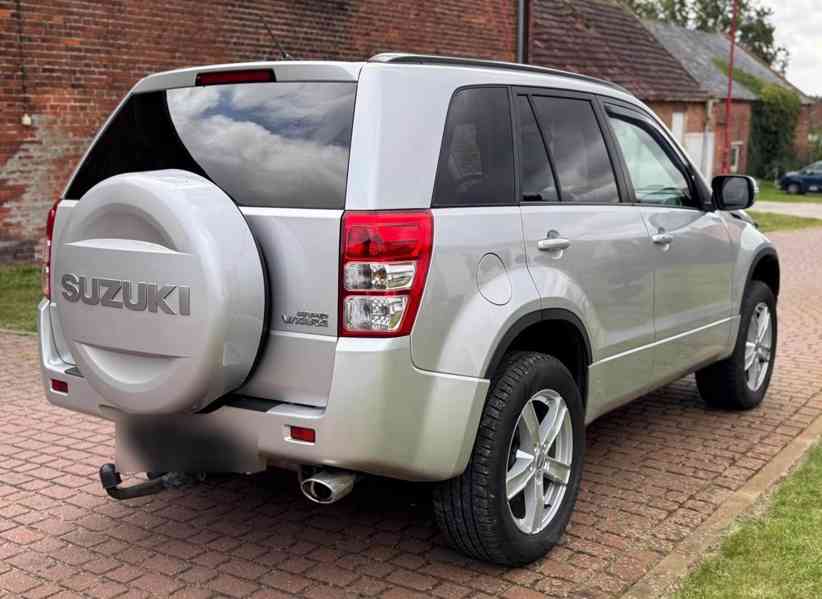 Suzuki Grand Vitara 2,4i benzín AUT. 124kw - foto 11