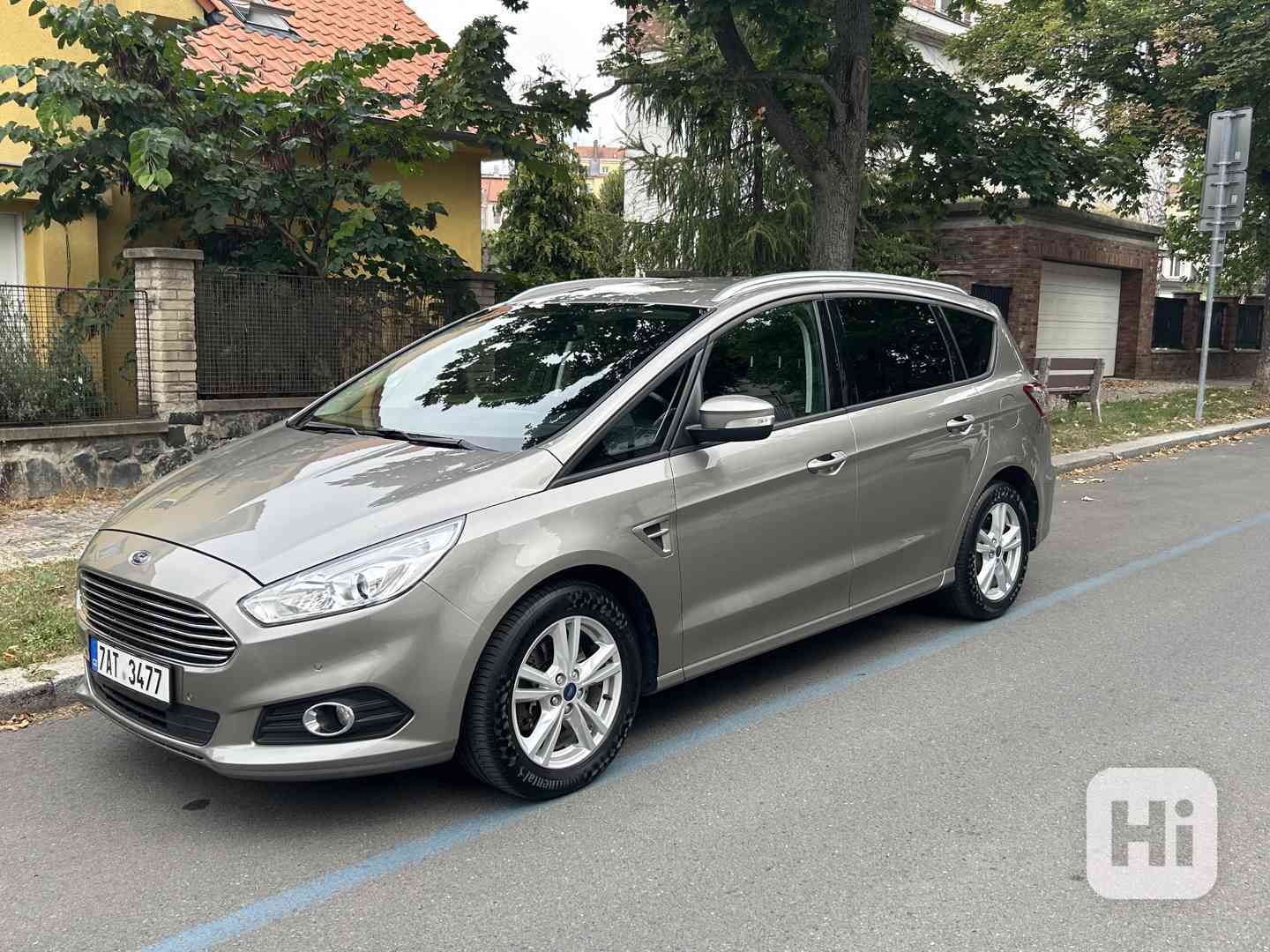 Osobní automobil Ford S-MAX - foto 1
