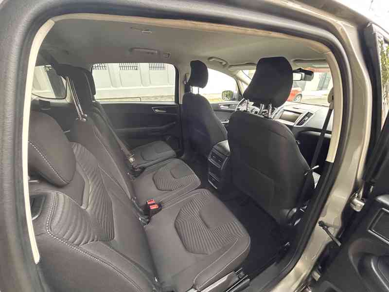 Osobní automobil Ford S-MAX - foto 8