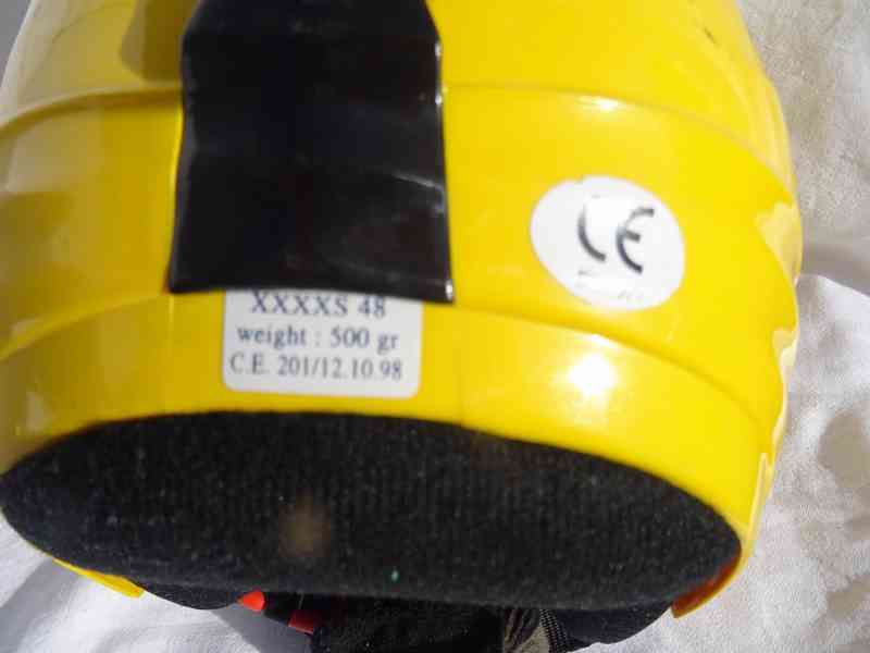 Dětská lyžařská přilba , velikost 48 . - foto 3