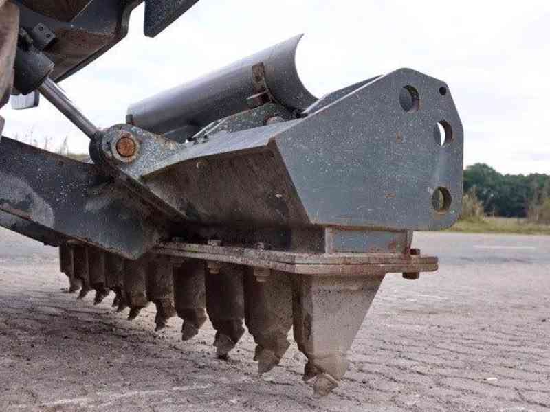 Grejdr New Holland 106.6 - foto 9