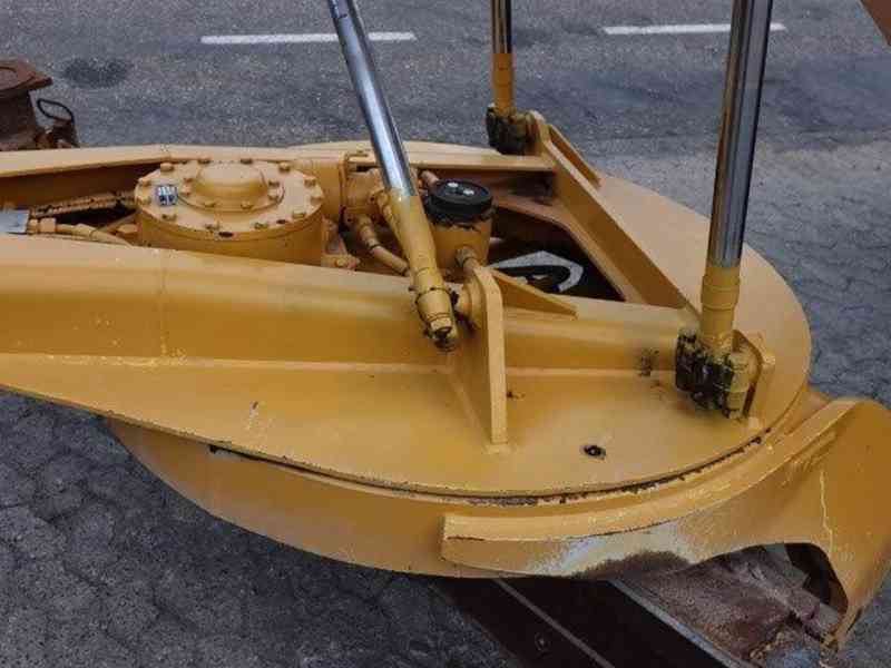 Grejdr New Holland 106.6 - foto 8