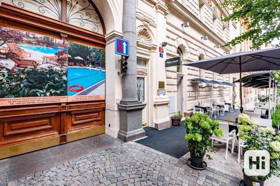 Luxusní mezonetový byt 3+kk s terasou a bazénem na Vinohradech, ulice Italská, 107m2 - foto 12