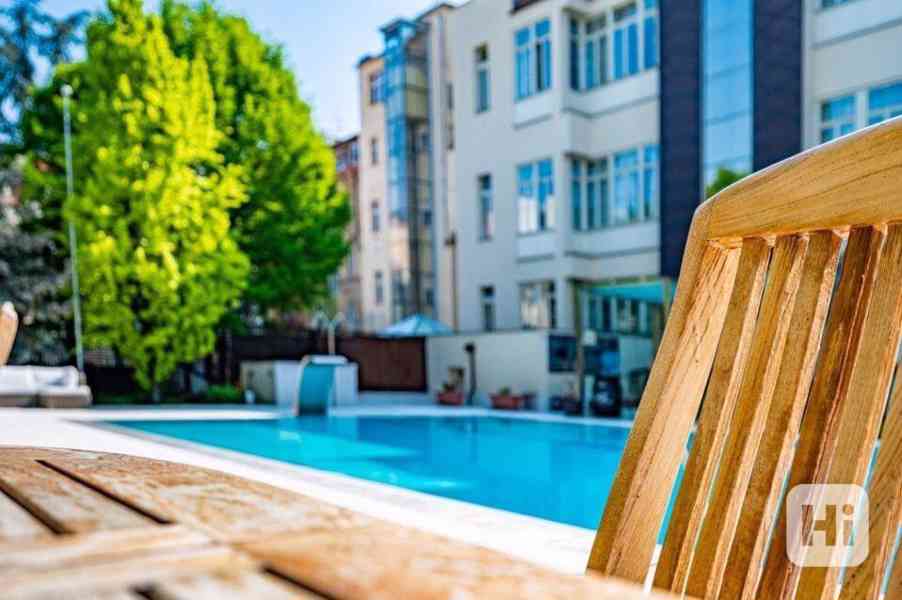 Luxusní mezonetový byt 3+kk s terasou a bazénem na Vinohradech, ulice Italská, 107m2 - foto 20
