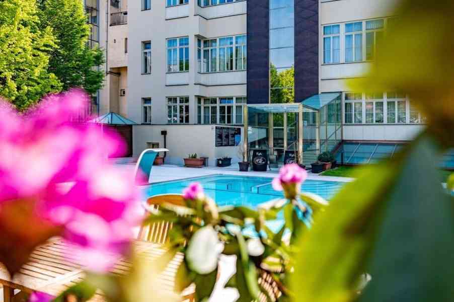 Luxusní mezonetový byt 3+kk s terasou a bazénem na Vinohradech, ulice Italská, 107m2 - foto 21