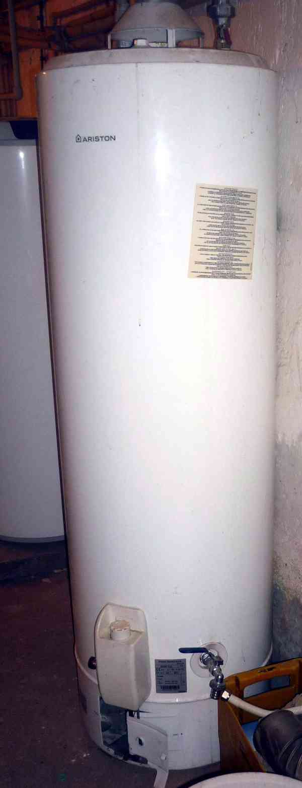 Plynový zásobník na teplou vodu Ariston - foto 1