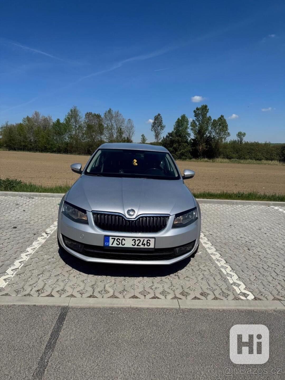 Škoda Octavia 1,6 - foto 1