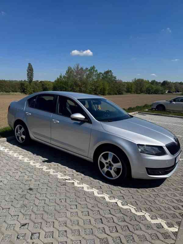 Škoda Octavia 1,6 - foto 11