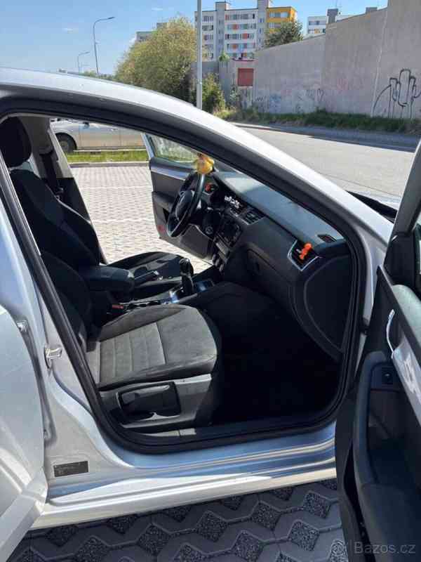Škoda Octavia 1,6 - foto 12