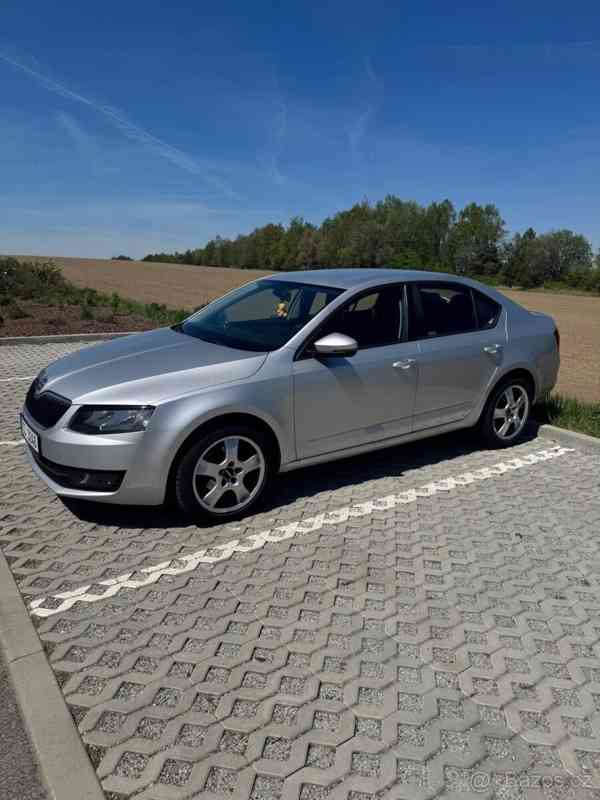 Škoda Octavia 1,6 - foto 2