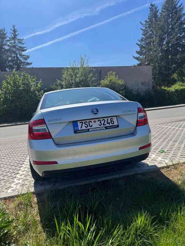 Škoda Octavia 1,6 - foto 4