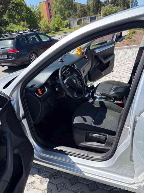 Škoda Octavia 1,6 - foto 3