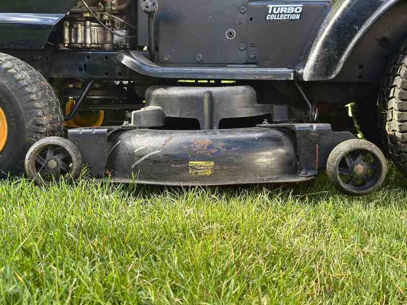 Zahradní traktor Partner Hydro Gear  10,8 kW - foto 6