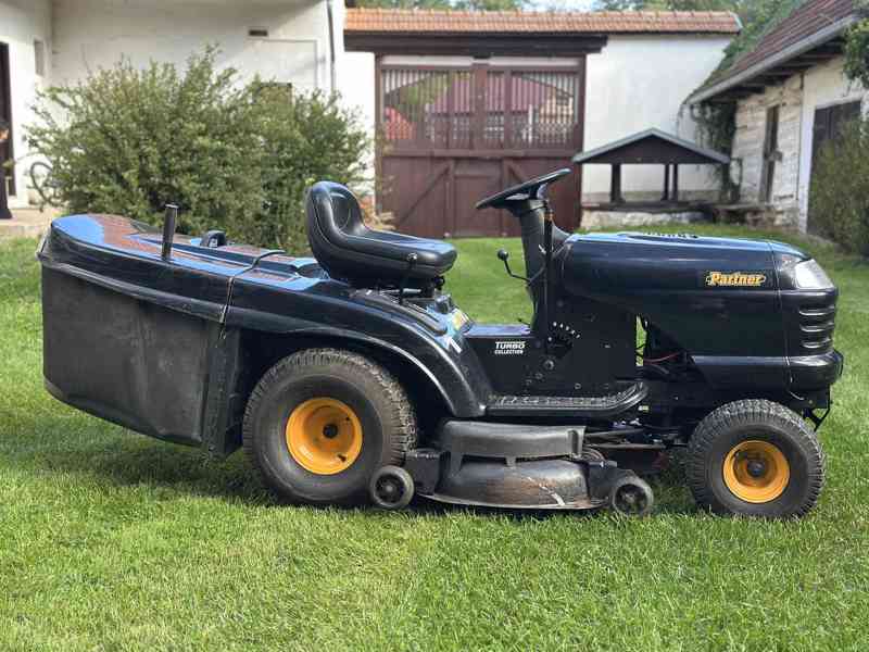 Zahradní traktor Partner Hydro Gear  10,8 kW - foto 2