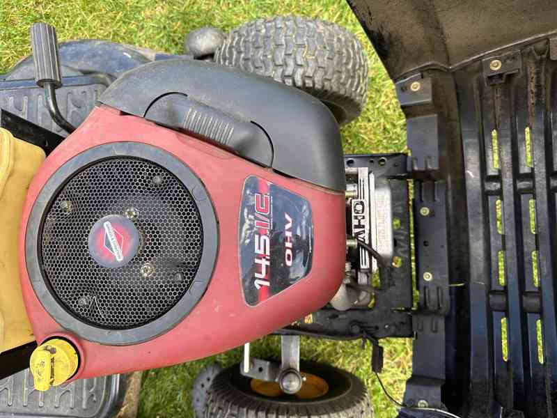 Zahradní traktor Partner Hydro Gear  10,8 kW - foto 7