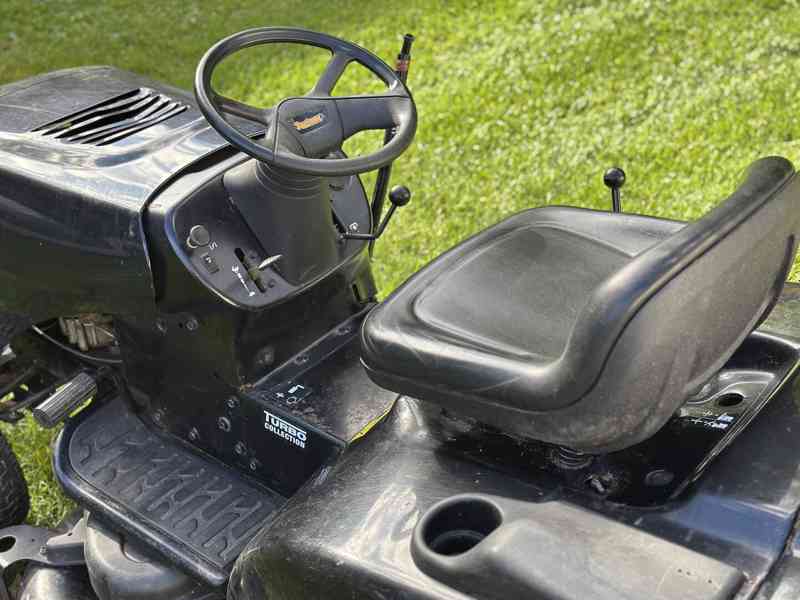 Zahradní traktor Partner Hydro Gear  10,8 kW - foto 4