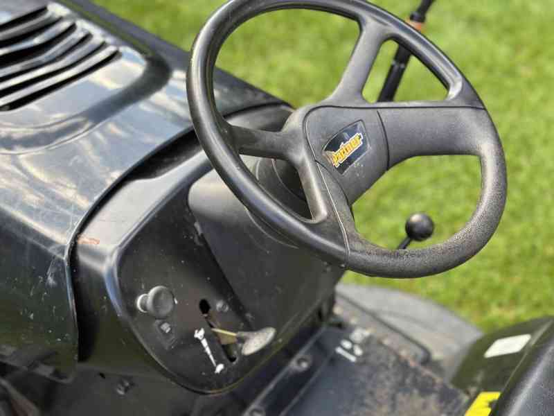 Zahradní traktor Partner Hydro Gear  10,8 kW - foto 9