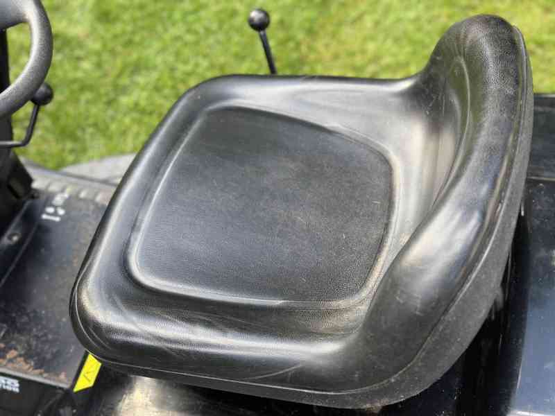 Zahradní traktor Partner Hydro Gear  10,8 kW - foto 10