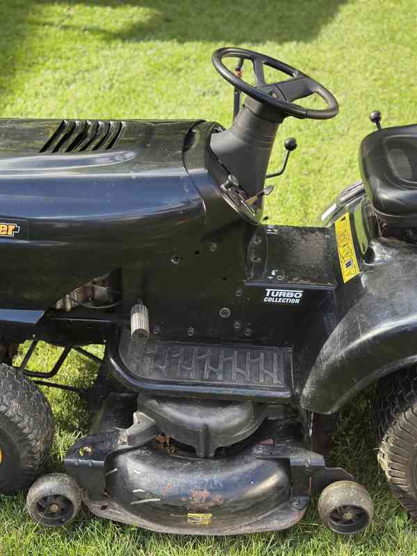 Zahradní traktor Partner Hydro Gear  10,8 kW - foto 5