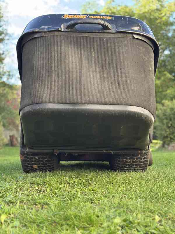 Zahradní traktor Partner Hydro Gear  10,8 kW - foto 11