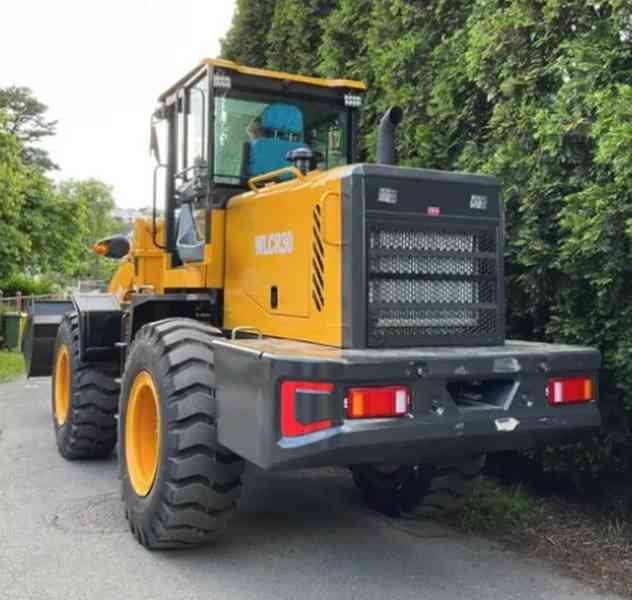 Kolový nakladač CR-30, nosnost 3000 kg - Nakladač - foto 4