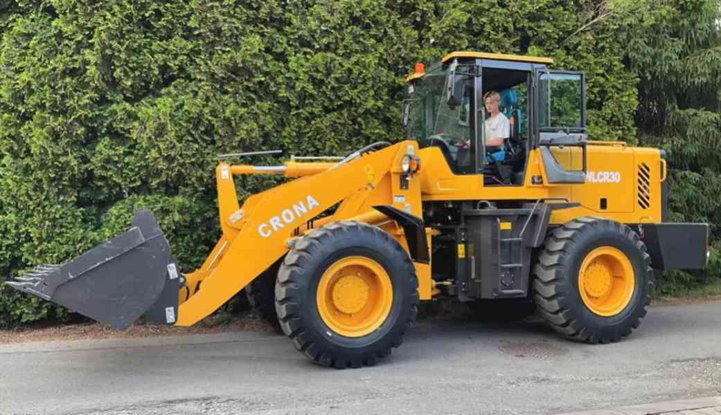 Kolový nakladač CR-30, nosnost 3000 kg - Nakladač - foto 3