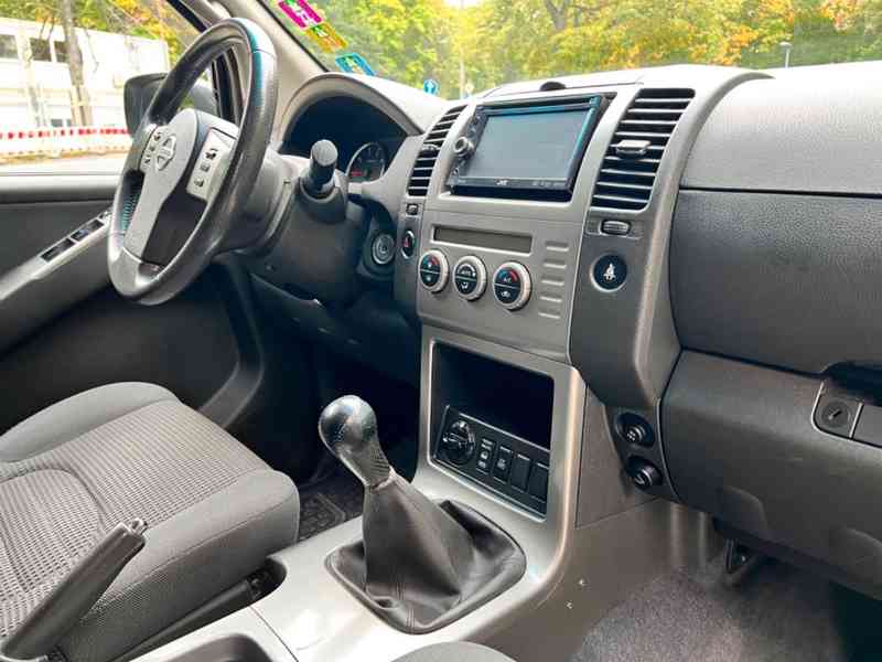 Nissan Pathfinder 2.5dCi 7 míst 128kw - foto 8