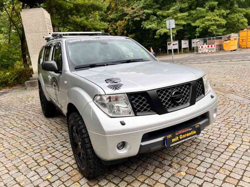 Nissan Pathfinder 2.5dCi 7 míst 128kw - foto 1