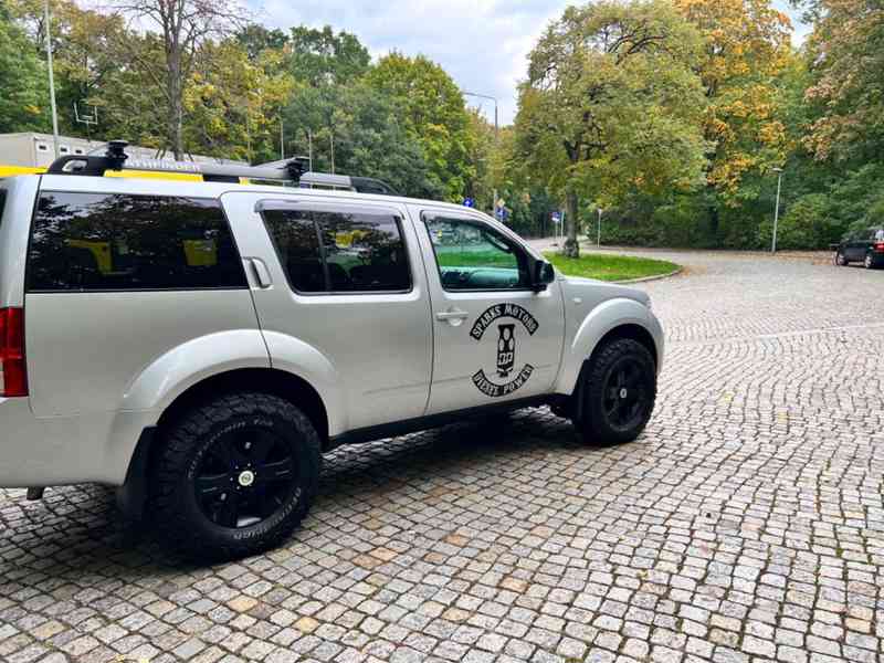 Nissan Pathfinder 2.5dCi 7 míst 128kw - foto 20