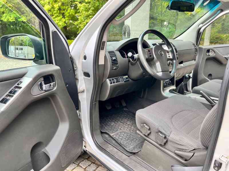 Nissan Pathfinder 2.5dCi 7 míst 128kw - foto 23