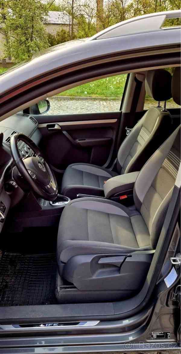 Volkswagen Touran 2,0   LIFE TDI DSG 7/2013 - foto 10