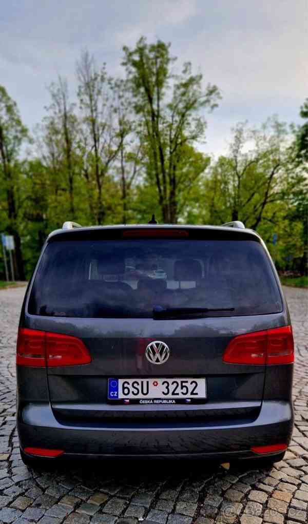 Volkswagen Touran 2,0   LIFE TDI DSG 7/2013 - foto 12